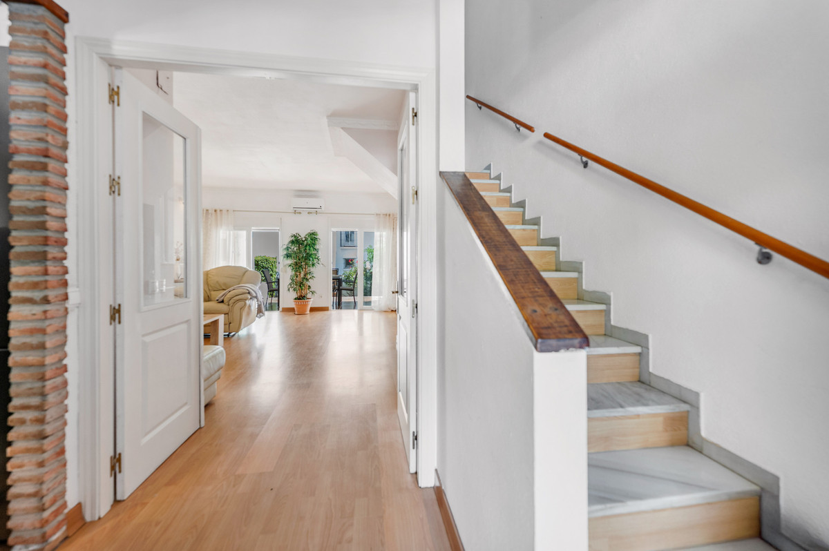 df697556b26715910954f32f151f25d0 - 9