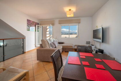 e01057636aa21c601671981c4c1bcf00 - 8