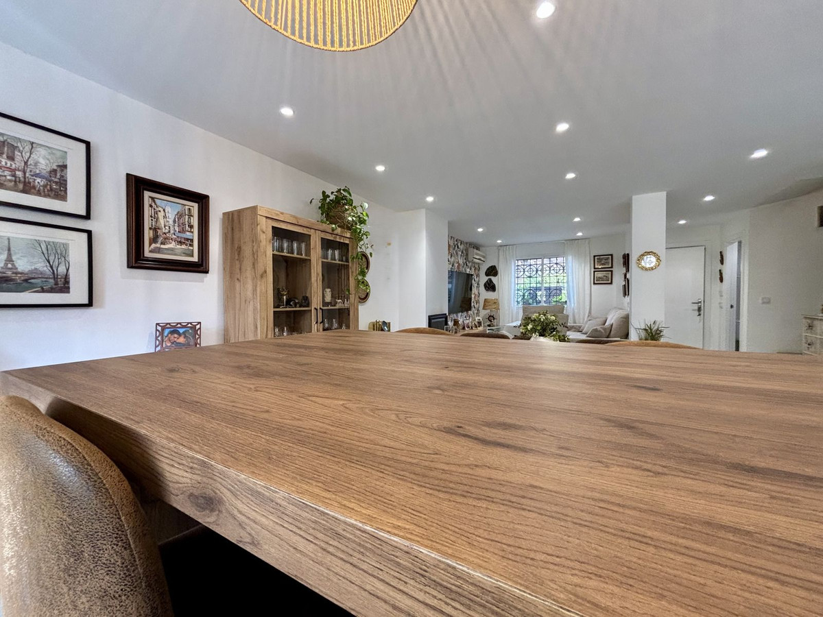 e1c6942b1a309d996368052554671599 - 12