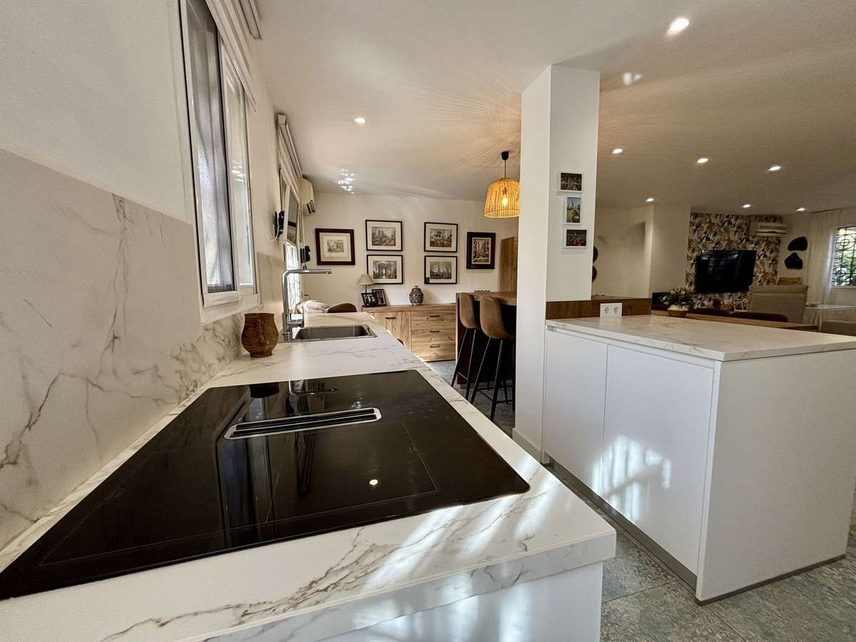 e1c6942b1a309d996368052554671599 - 14