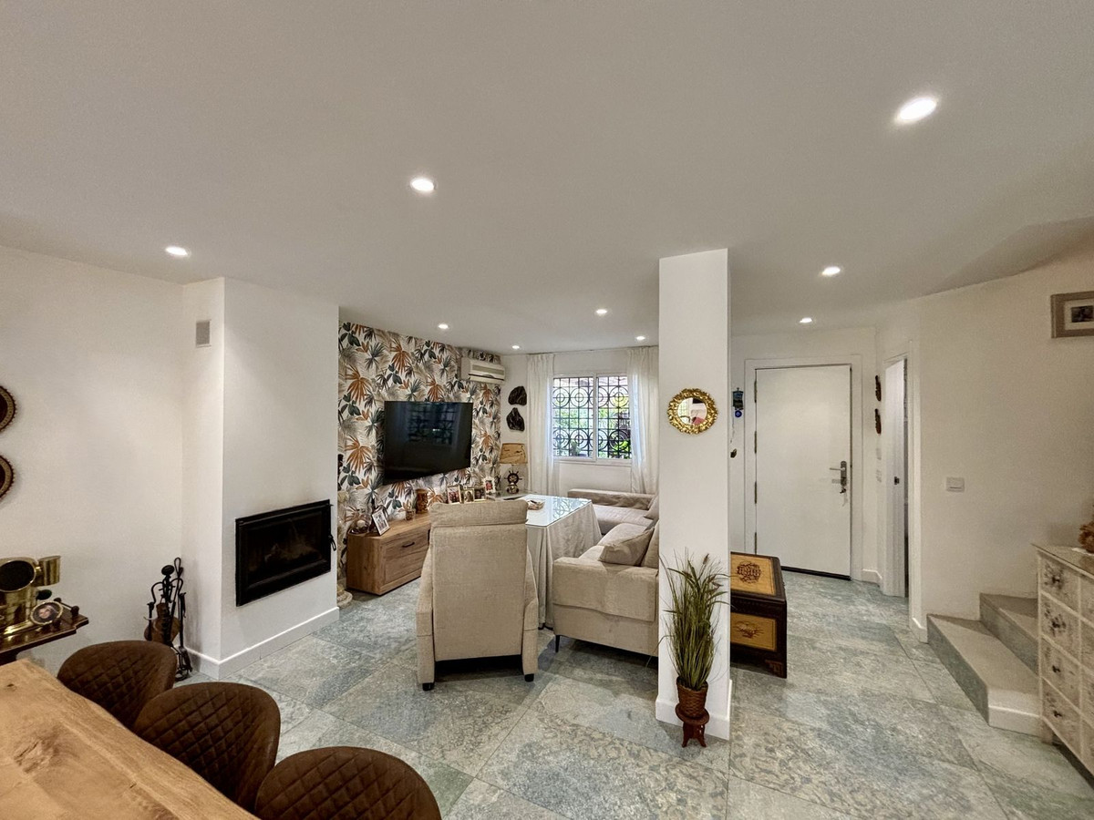 e1c6942b1a309d996368052554671599 - 15