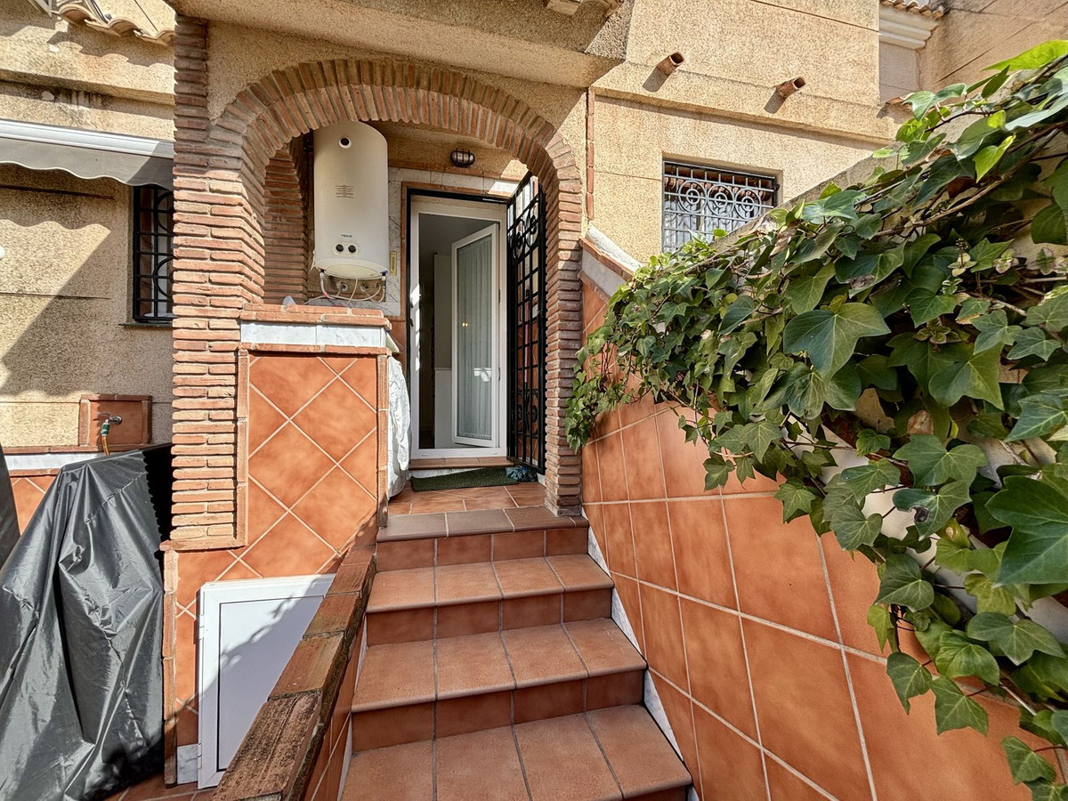 e1c6942b1a309d996368052554671599 - 18