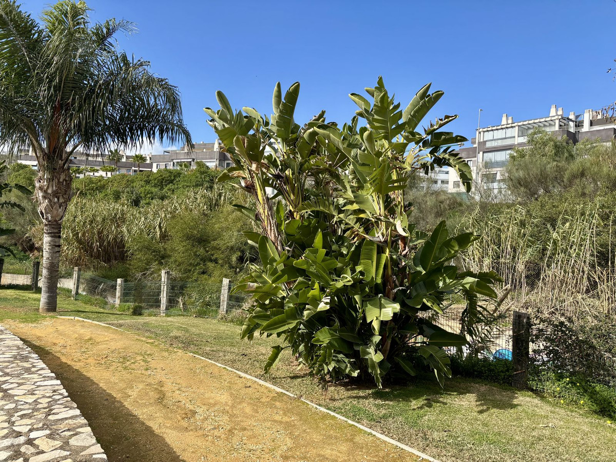 e1c6942b1a309d996368052554671599 - 27