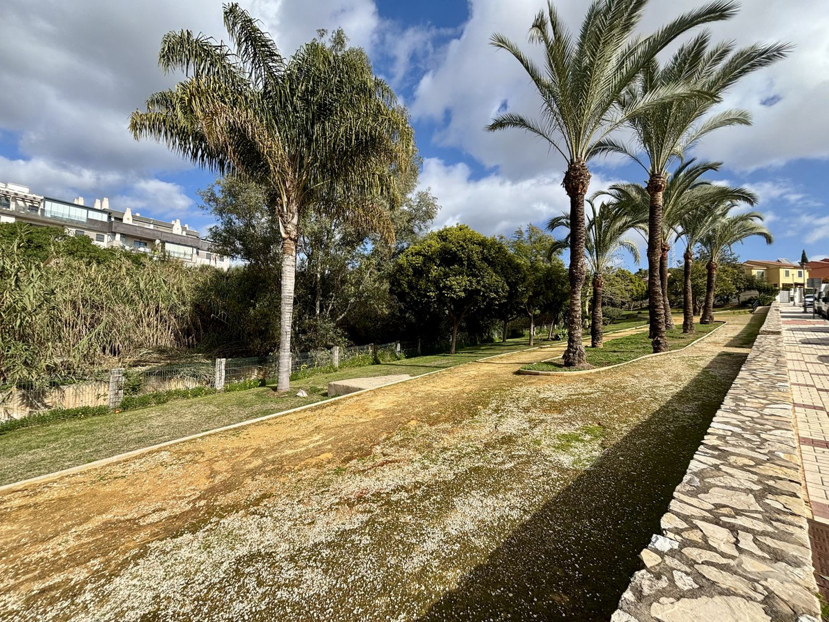 e1c6942b1a309d996368052554671599 - 29