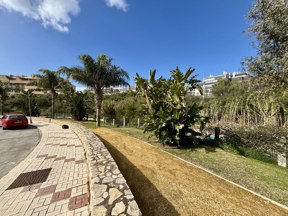 e1c6942b1a309d996368052554671599 - 30