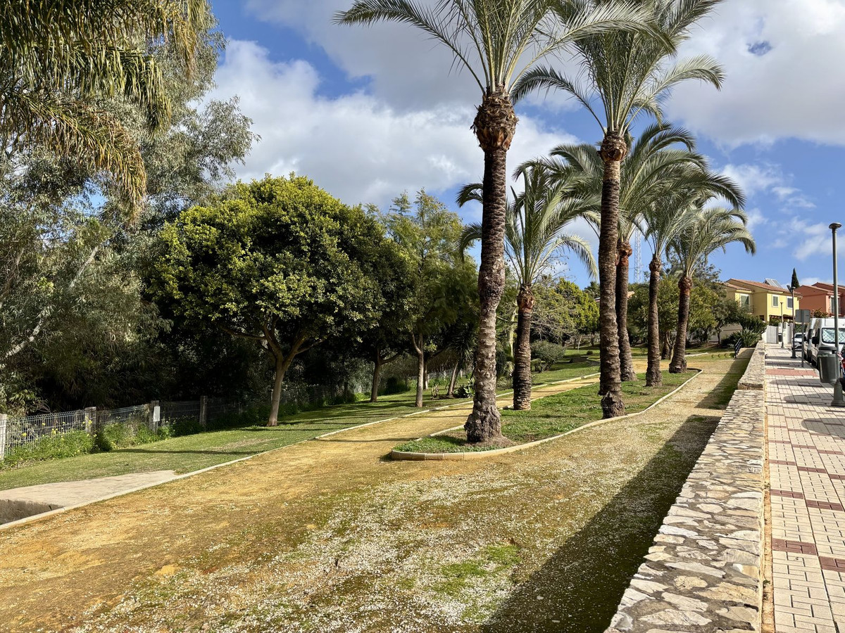 e1c6942b1a309d996368052554671599 - 31