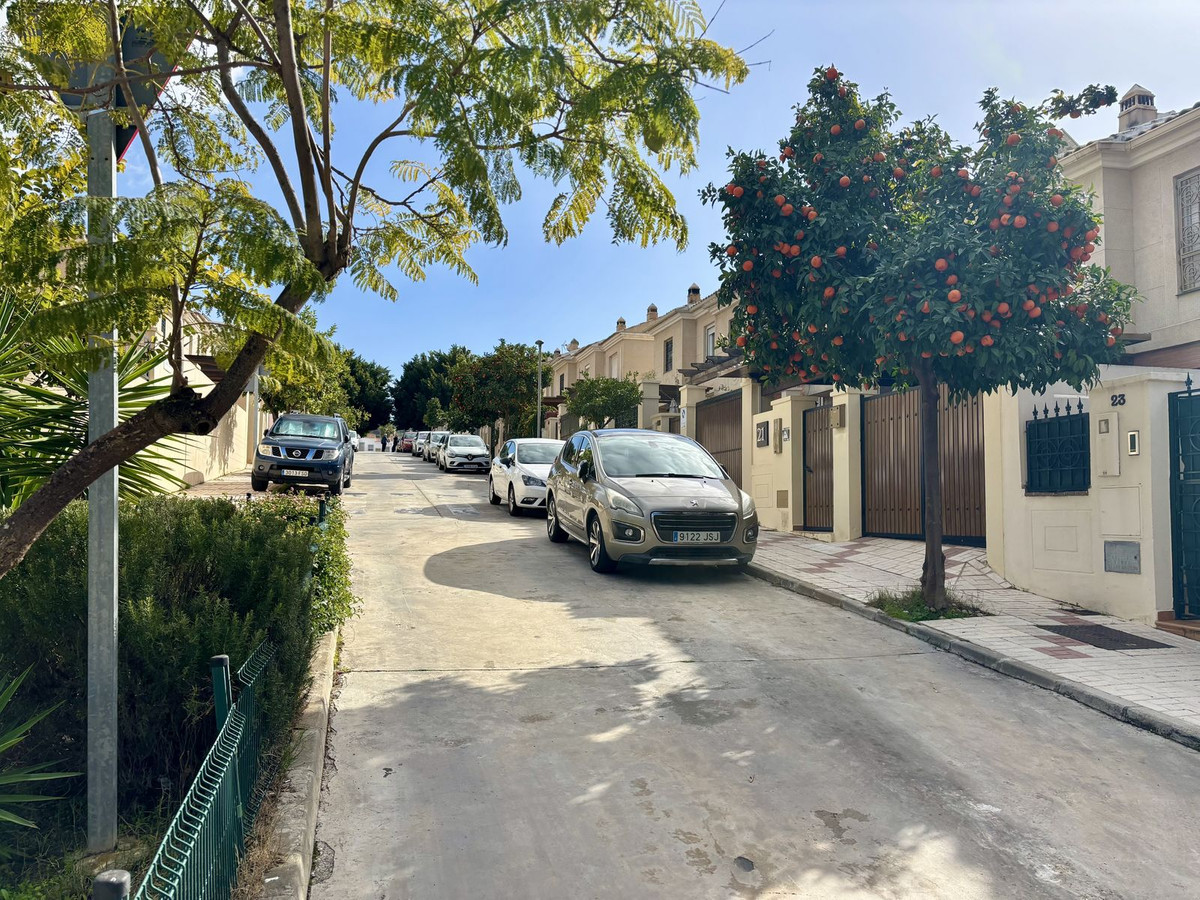 e1c6942b1a309d996368052554671599 - 32