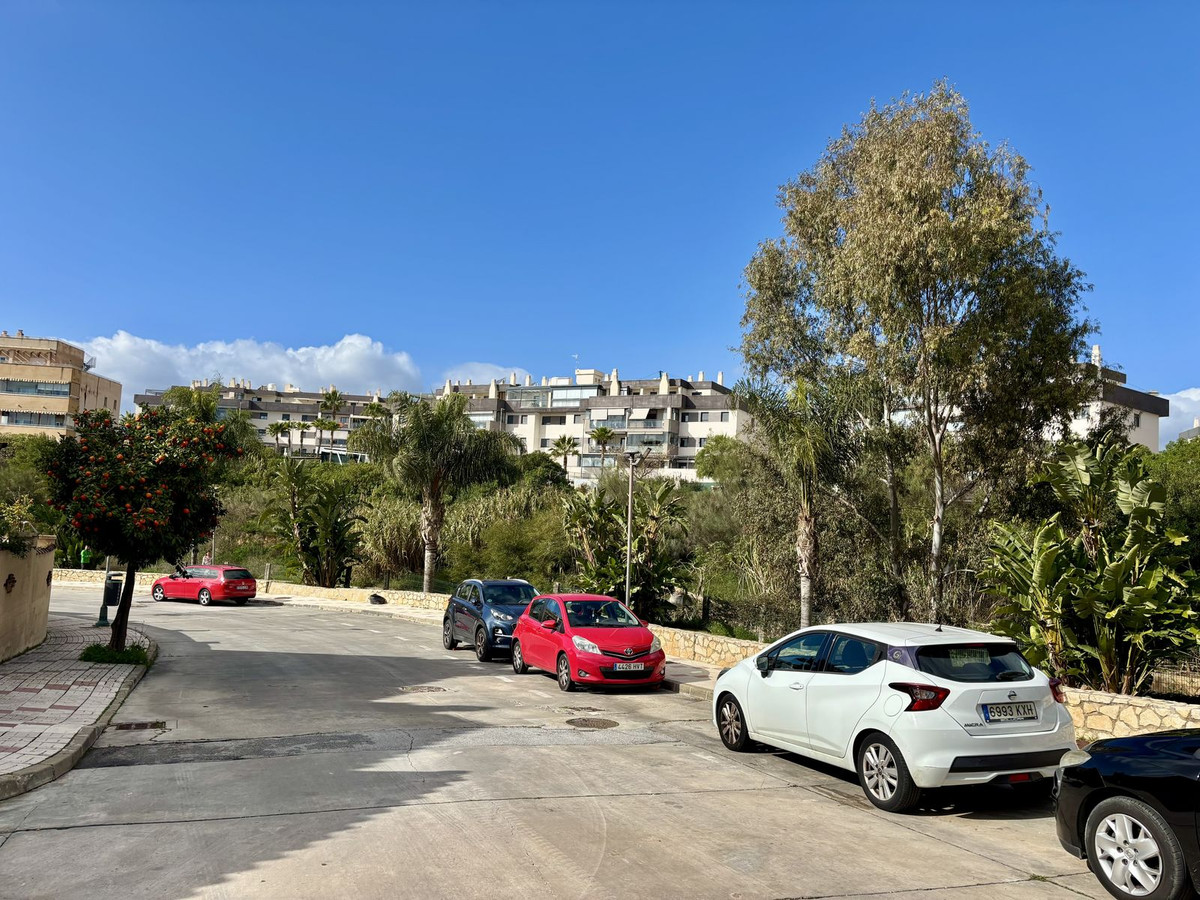 e1c6942b1a309d996368052554671599 - 34