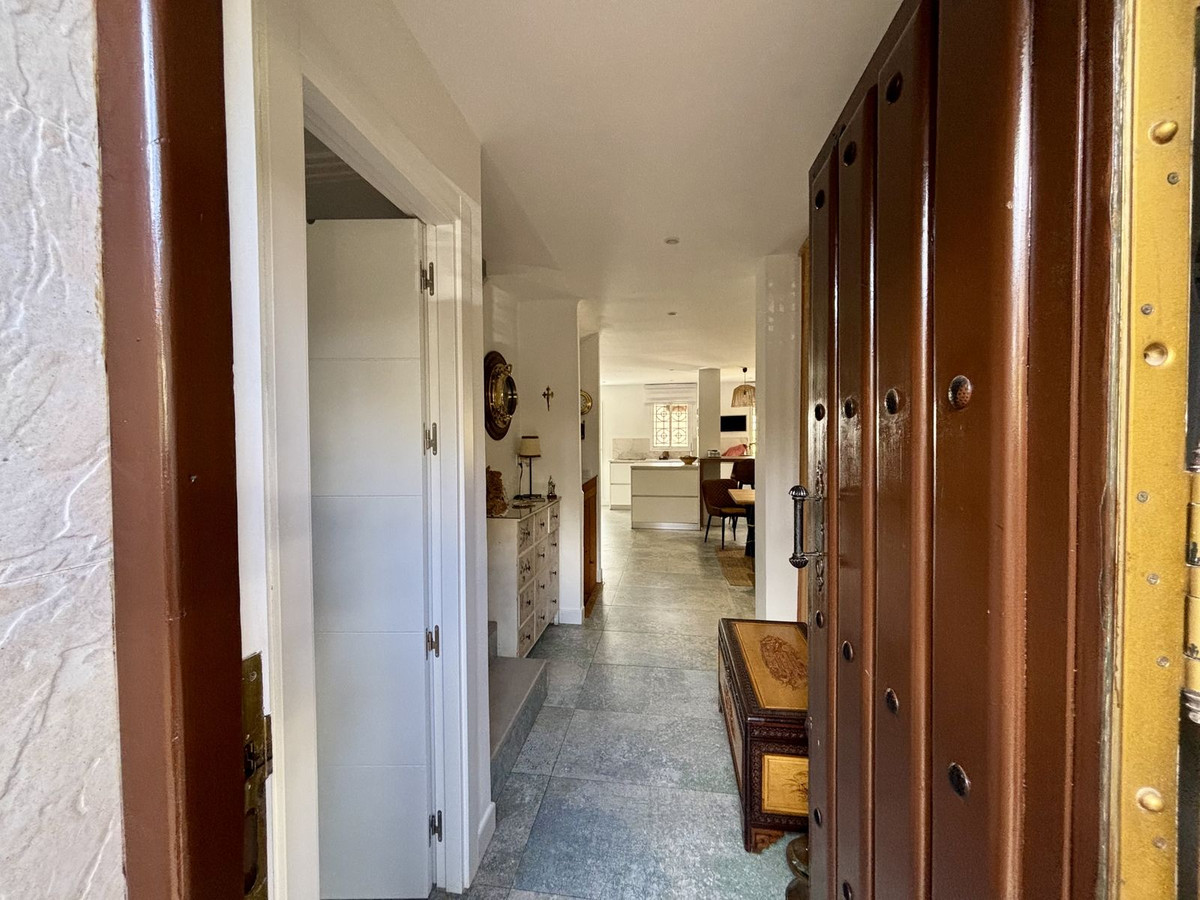 e1c6942b1a309d996368052554671599 - 4