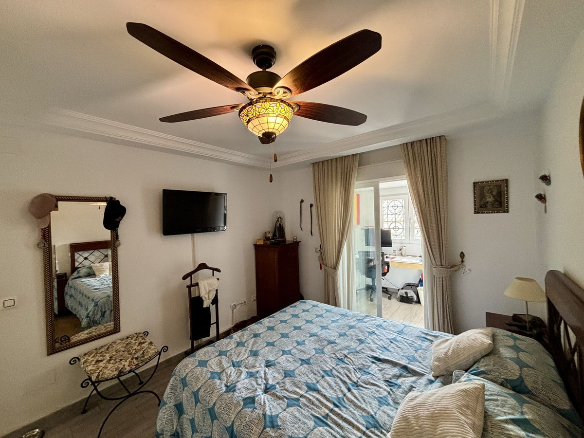 e1c6942b1a309d996368052554671599 - 44