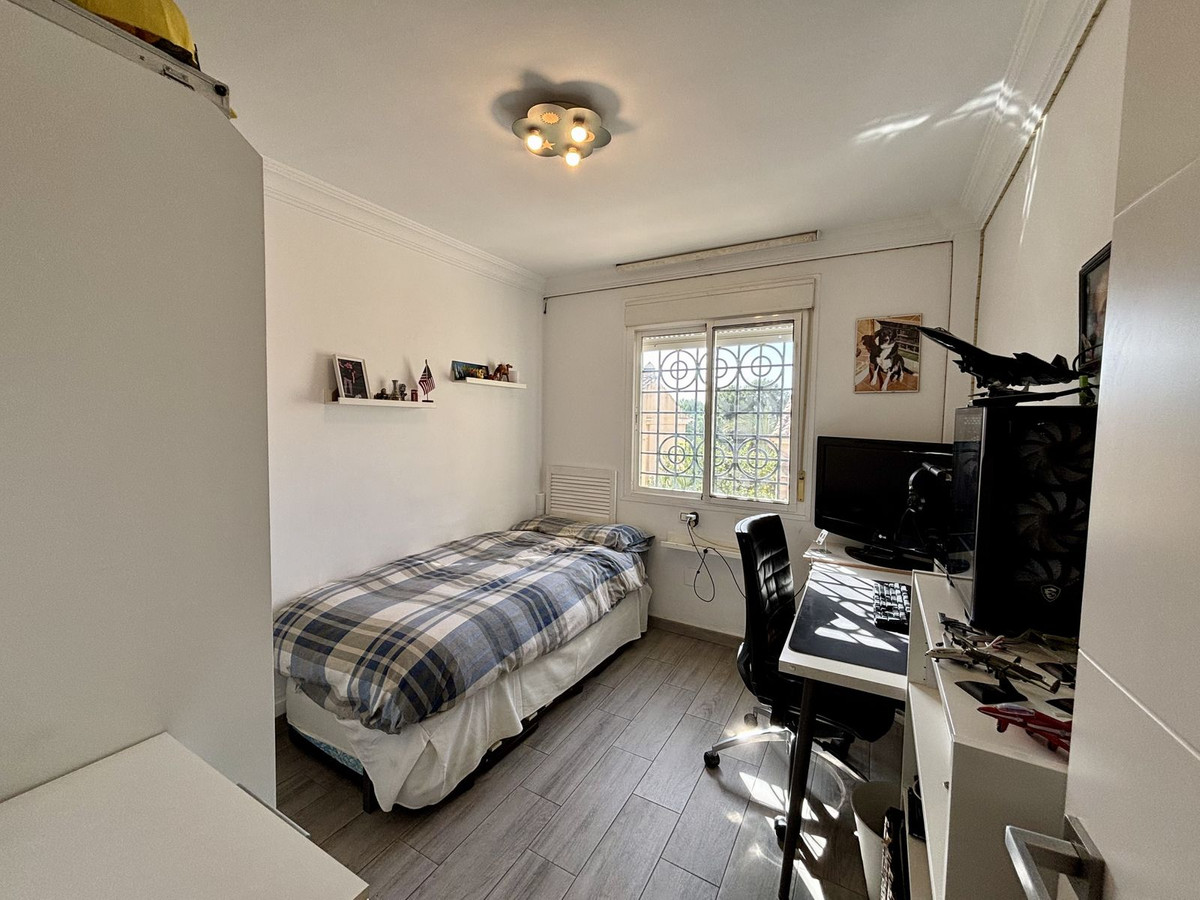 e1c6942b1a309d996368052554671599 - 48