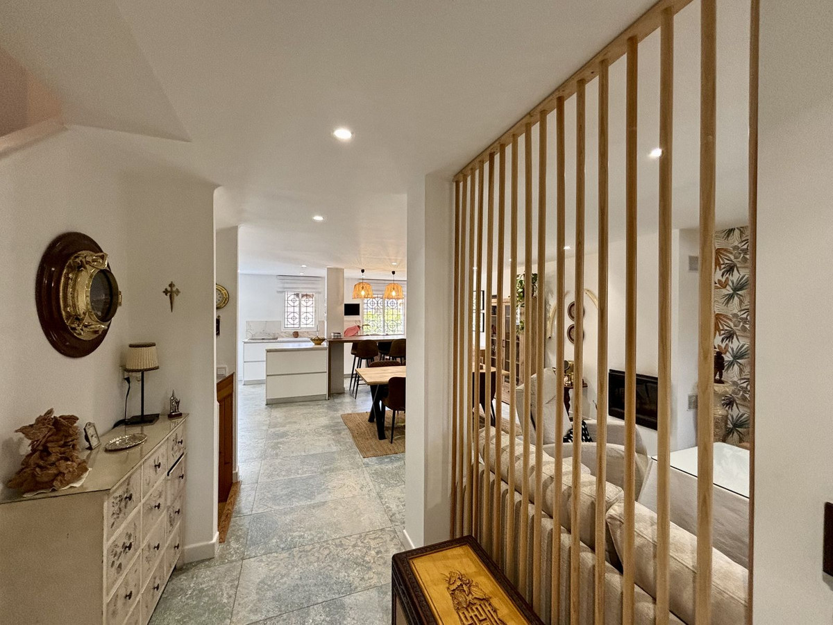 e1c6942b1a309d996368052554671599 - 5