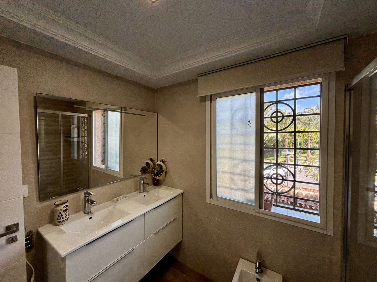 e1c6942b1a309d996368052554671599 - 50