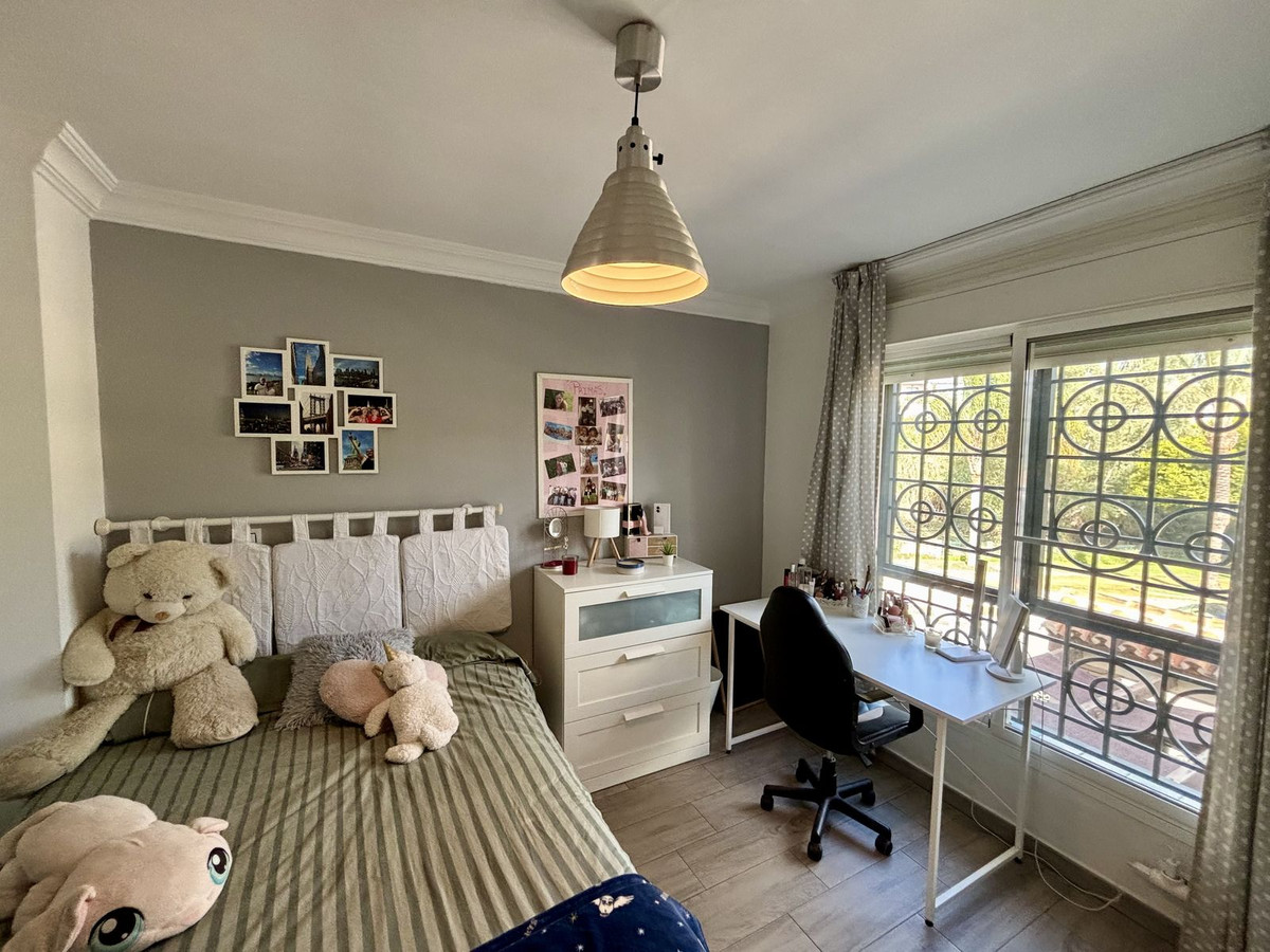 e1c6942b1a309d996368052554671599 - 54