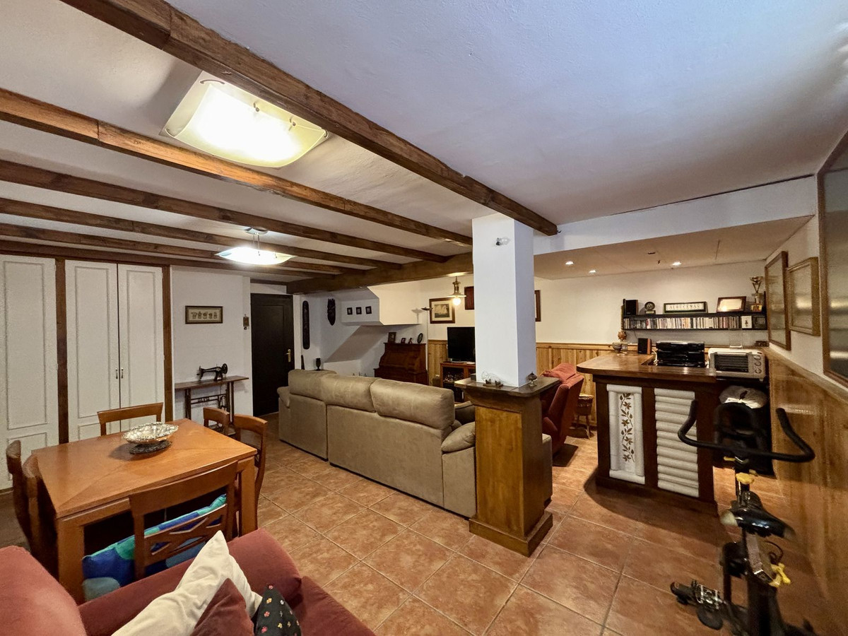 e1c6942b1a309d996368052554671599 - 62