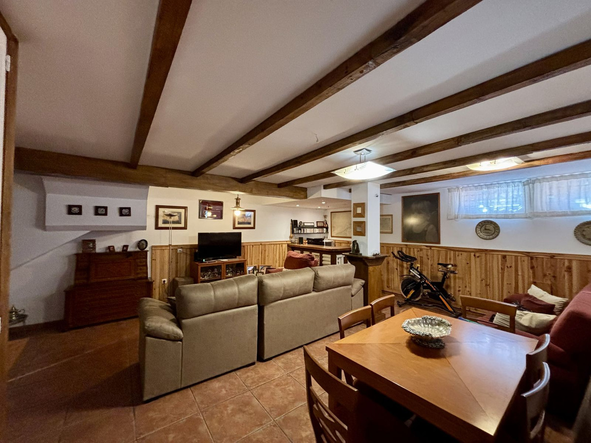 e1c6942b1a309d996368052554671599 - 63