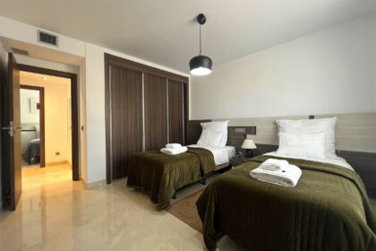 e4ecbf64e1b386066e3704fefaa5f004 - 17