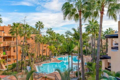 e581ae3dbdc1ccb53f72ced9648411c7 - 1