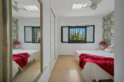 e7b0c9543755d8b72c48a09e1a8d0e01 - 21