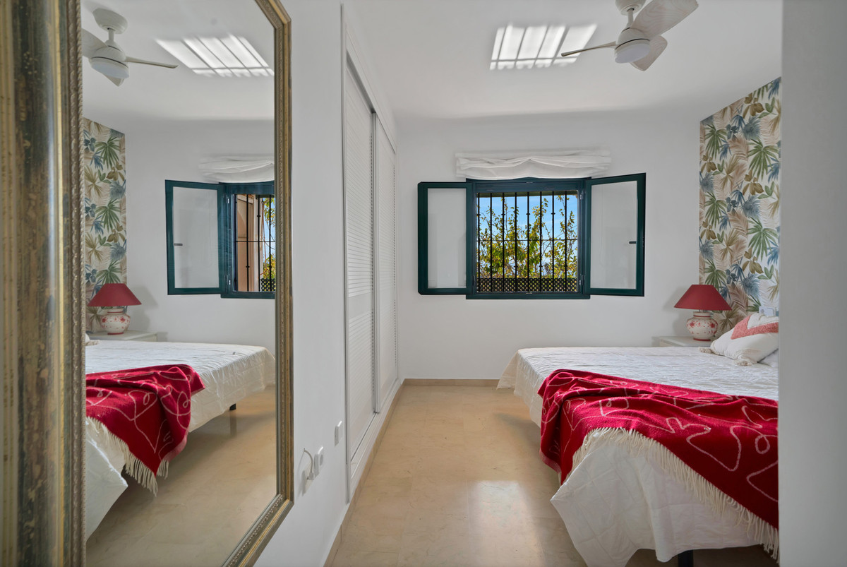 e7b0c9543755d8b72c48a09e1a8d0e01 - 21