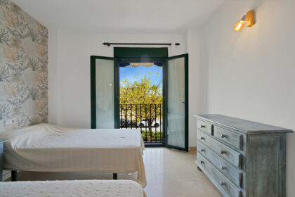 e7b0c9543755d8b72c48a09e1a8d0e01 - 23