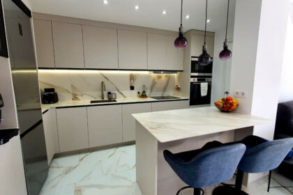 e8b6d2a33e4822c70145bd0c6279a53a - 17