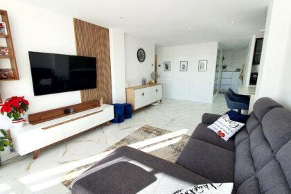 e8b6d2a33e4822c70145bd0c6279a53a - 19