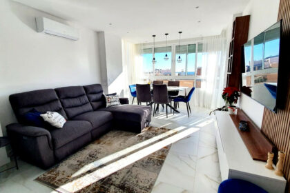 e8b6d2a33e4822c70145bd0c6279a53a - 20