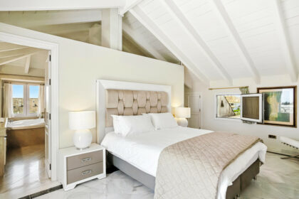 e918332c34b426d02e9c18df259fdff2 - 10