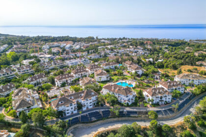 e918332c34b426d02e9c18df259fdff2 - 12