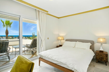 e918332c34b426d02e9c18df259fdff2 - 14