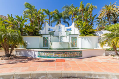 e918332c34b426d02e9c18df259fdff2 - 22