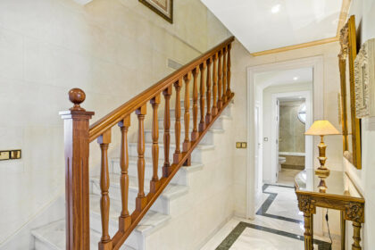 e918332c34b426d02e9c18df259fdff2 - 25