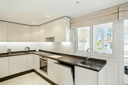 e918332c34b426d02e9c18df259fdff2 - 31