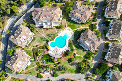 e918332c34b426d02e9c18df259fdff2 - 33