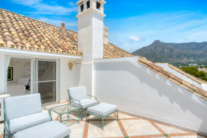 e918332c34b426d02e9c18df259fdff2 - 34