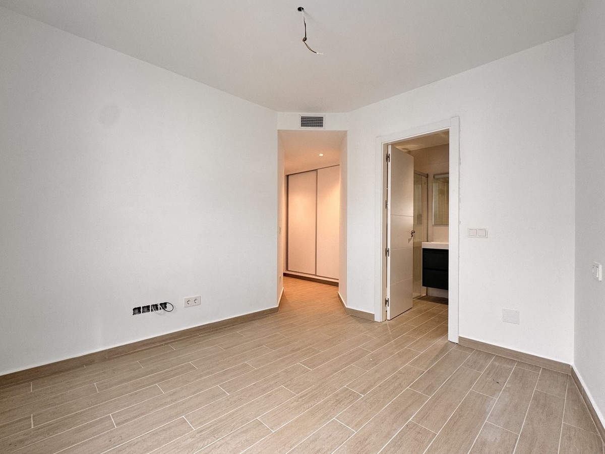 e93a2cf56c1060c312c87c1bc83f126f - 12