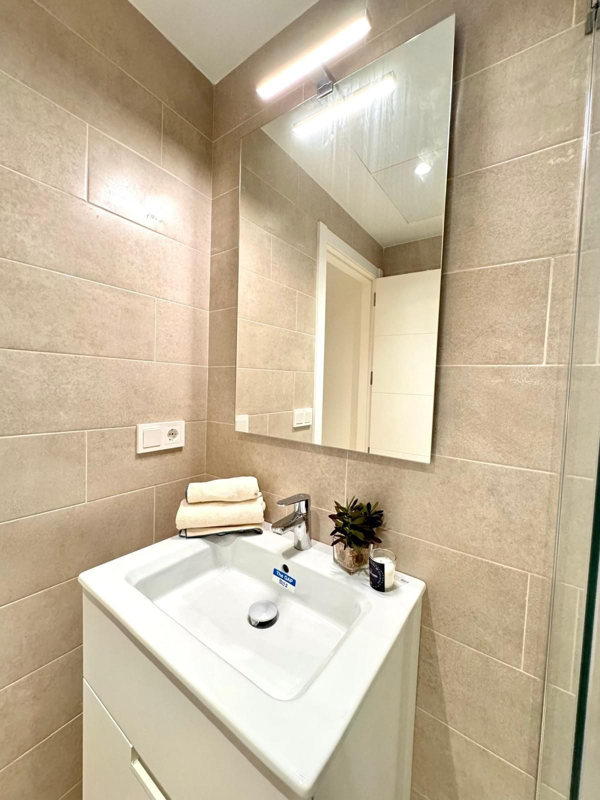 e93a2cf56c1060c312c87c1bc83f126f - 21