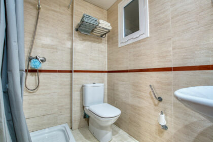 e984bdab8cd87042b7d2b6b9dca9fa5b - 12