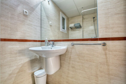 e984bdab8cd87042b7d2b6b9dca9fa5b - 13