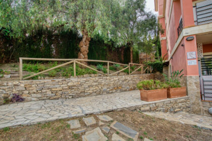 e984bdab8cd87042b7d2b6b9dca9fa5b - 20