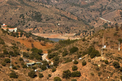 ea5004b4919d8c1140ca820919396bb6 - 4