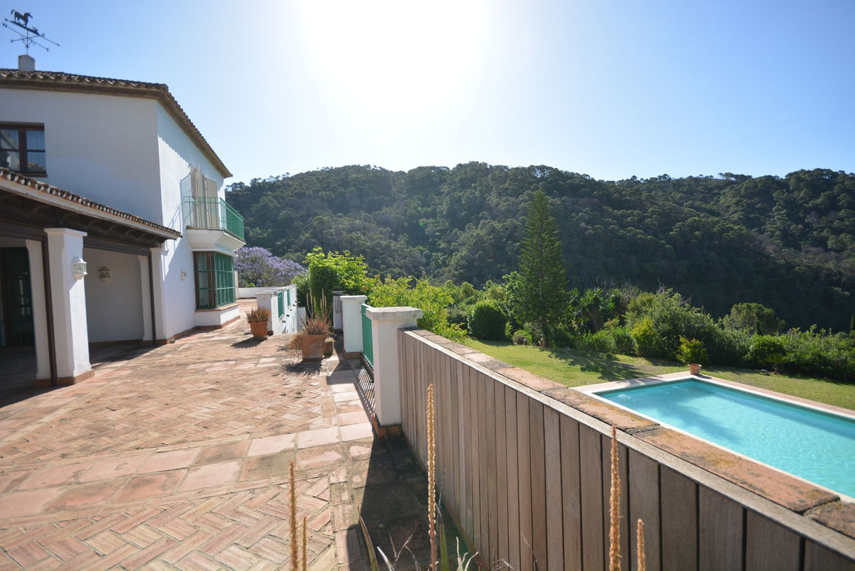 eb19e9ed1582f5aceeae9b1008b6d8e6 - 21