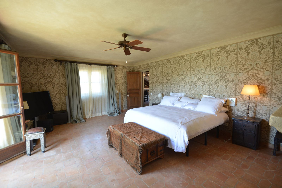 eb19e9ed1582f5aceeae9b1008b6d8e6 - 26