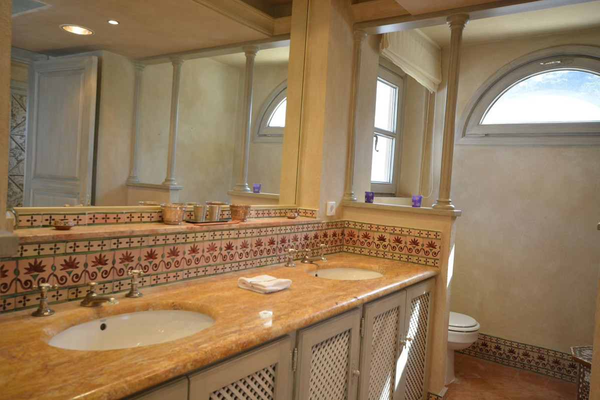 eb19e9ed1582f5aceeae9b1008b6d8e6 - 27