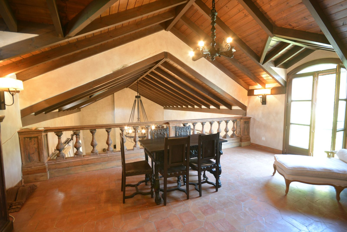 eb19e9ed1582f5aceeae9b1008b6d8e6 - 29