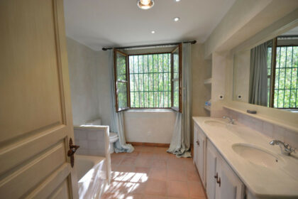 eb19e9ed1582f5aceeae9b1008b6d8e6 - 30