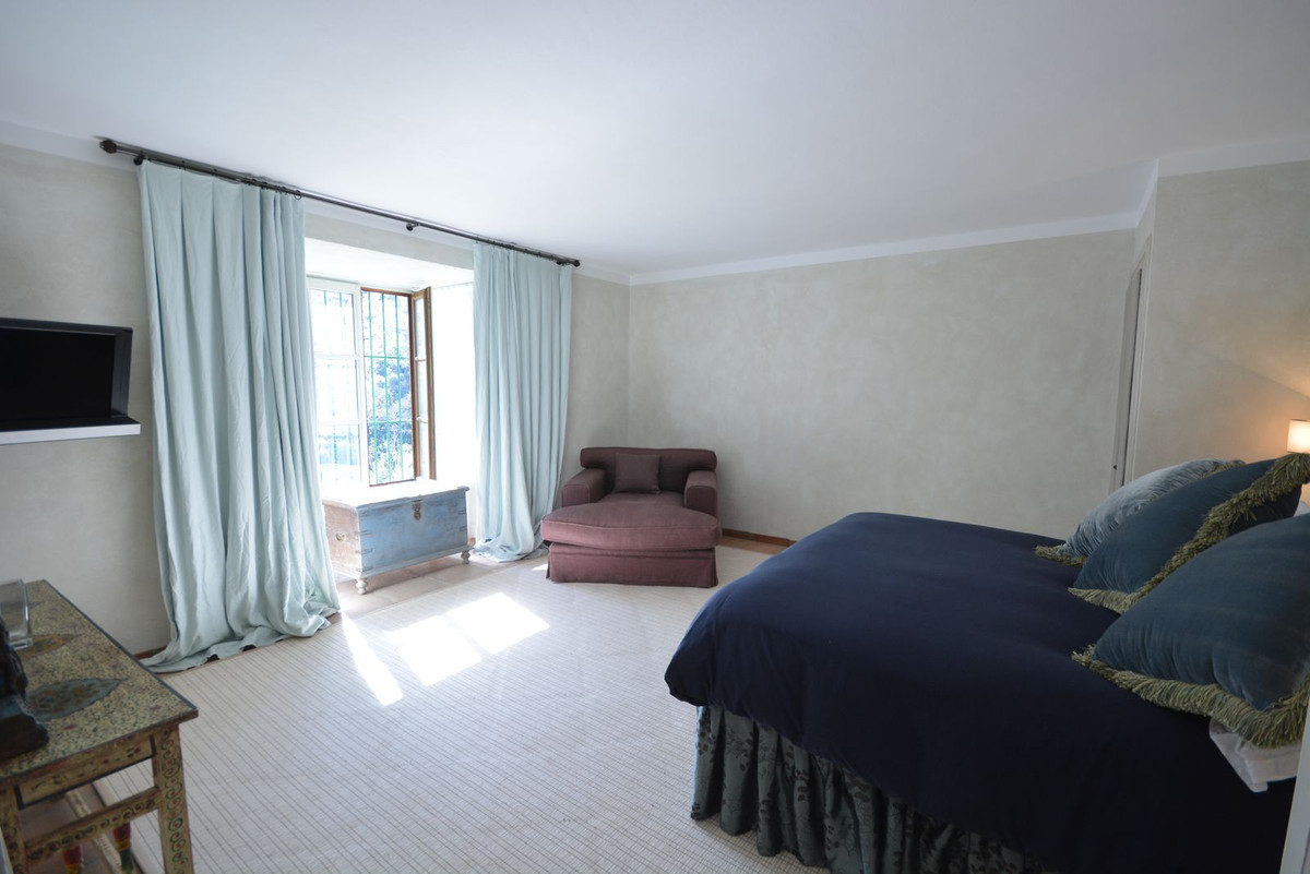 eb19e9ed1582f5aceeae9b1008b6d8e6 - 31