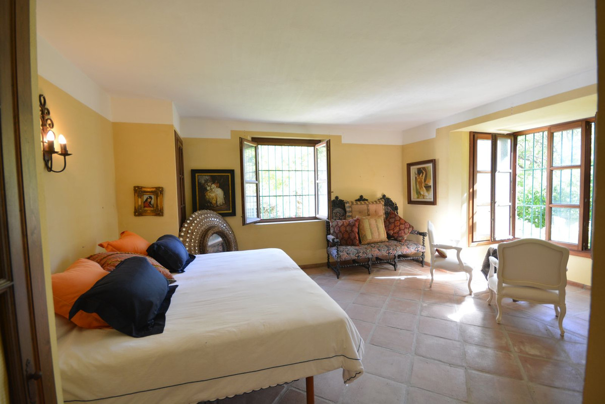 eb19e9ed1582f5aceeae9b1008b6d8e6 - 32