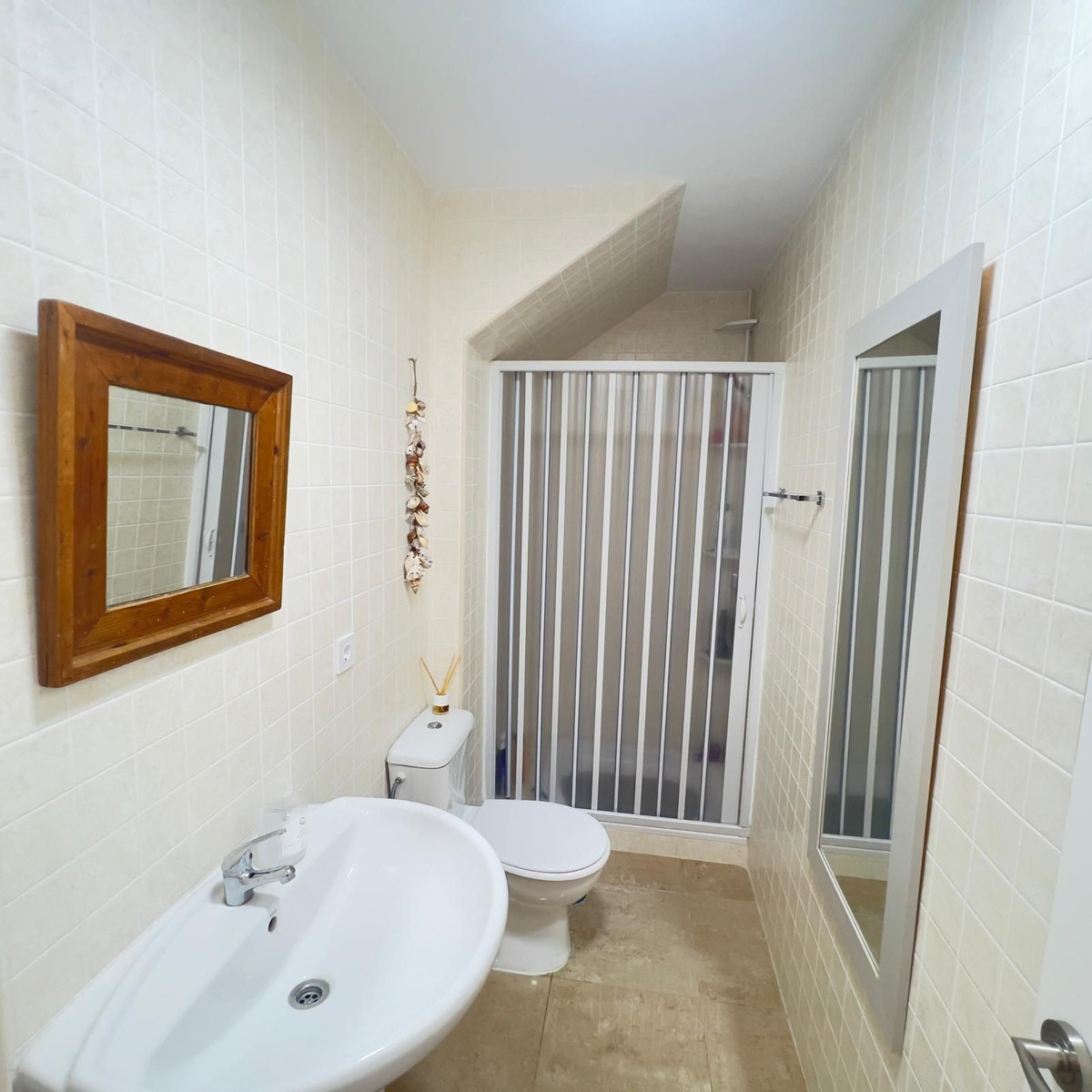 eb33e7c013f7dc2cafb1737298cf1a06 - 4